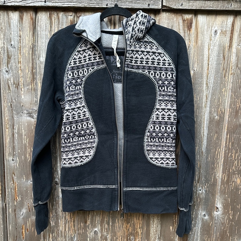 lululemon athletica Women’s Black and Gray Zip-Up Sweater